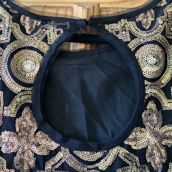 Chelsea & Violet Black and Gold Sleeveless Mini Dress - Picture 8 of 10